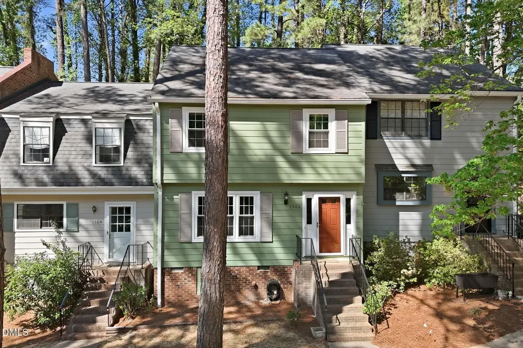 1302 Springlawn Court Raleigh NC 27609