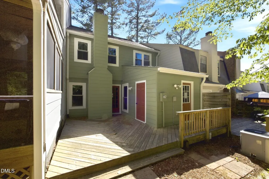 1302 Springlawn Court Raleigh NC 27609