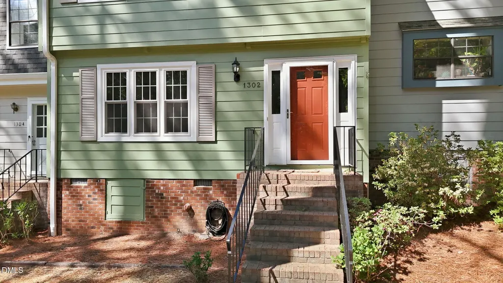 1302 Springlawn Court Raleigh NC 27609