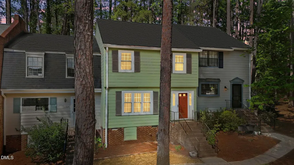 1302 Springlawn Court Raleigh NC 27609