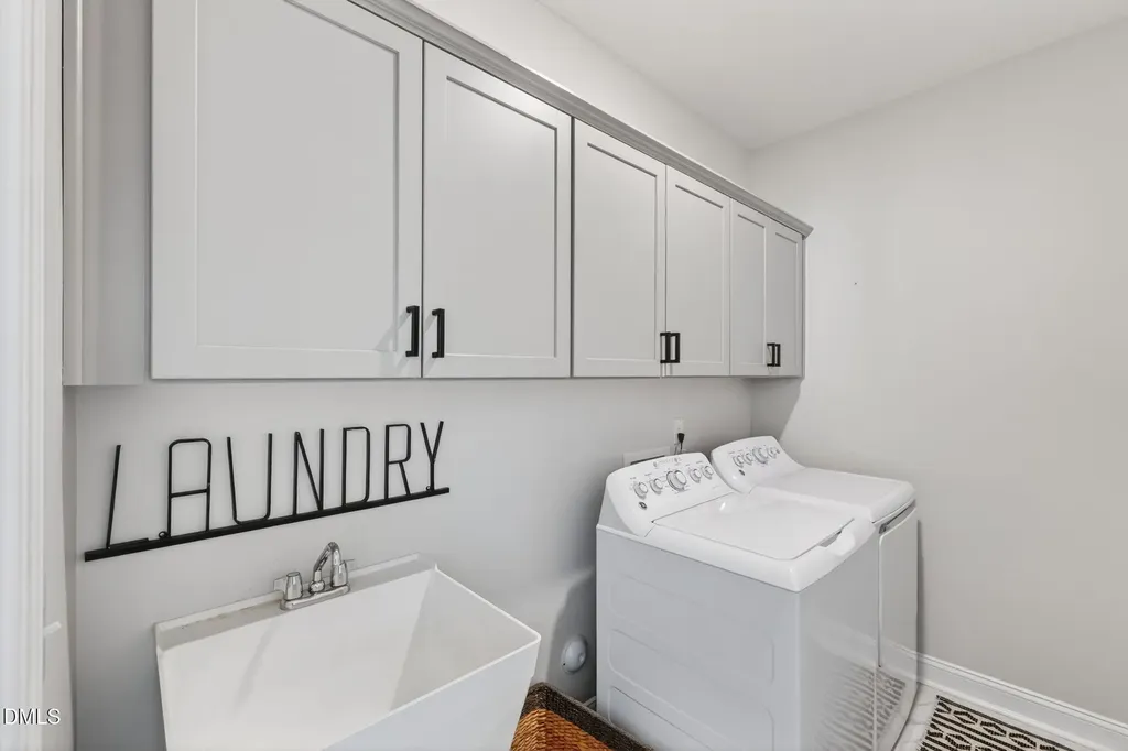 404 Honeyridge Lane Holly Springs NC 27540
