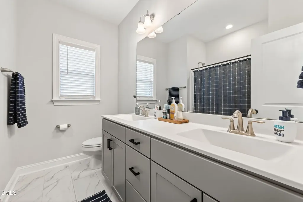 404 Honeyridge Lane Holly Springs NC 27540