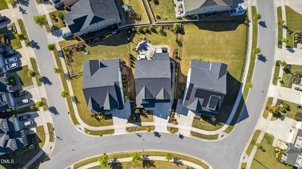 404 Honeyridge Lane Holly Springs NC 27540
