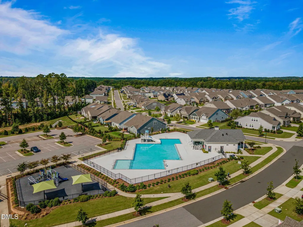 404 Honeyridge Lane Holly Springs NC 27540