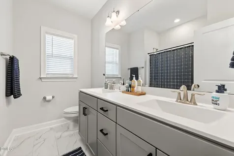 404 Honeyridge Lane Holly Springs NC 27540