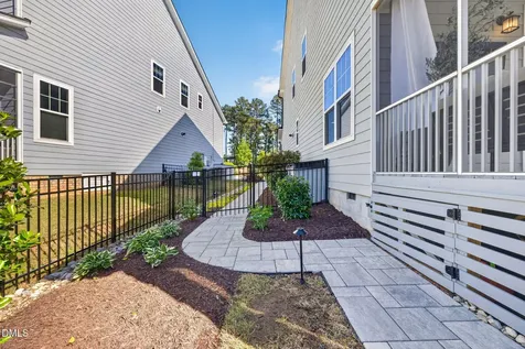 404 Honeyridge Lane Holly Springs NC 27540