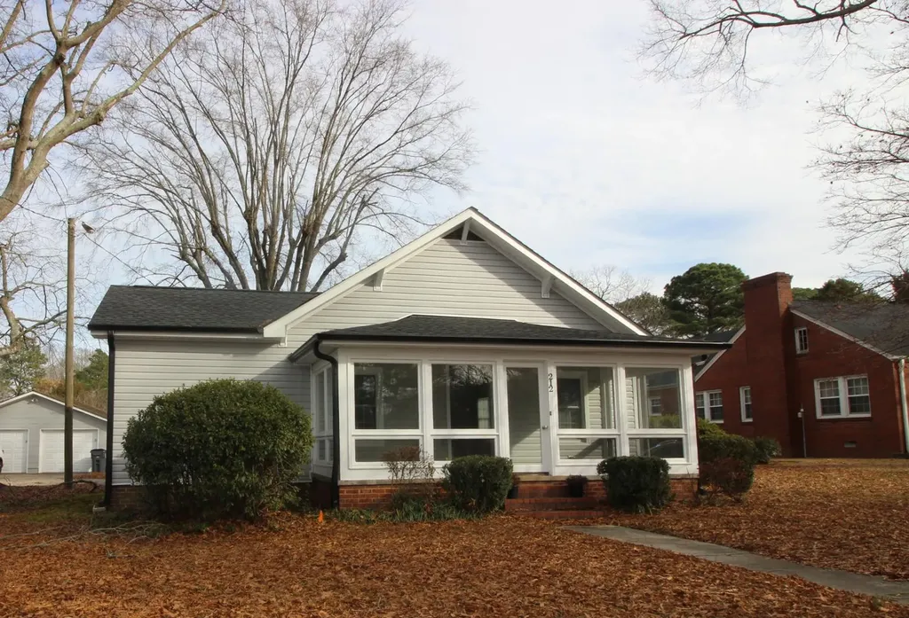 212 N Main Street Holly Springs NC 27540