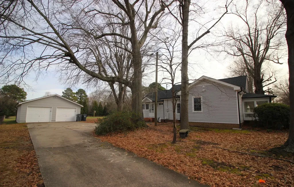212 N Main Street Holly Springs NC 27540