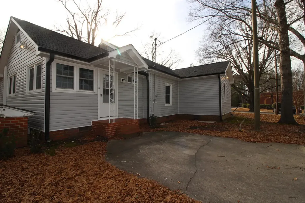 212 N Main Street Holly Springs NC 27540