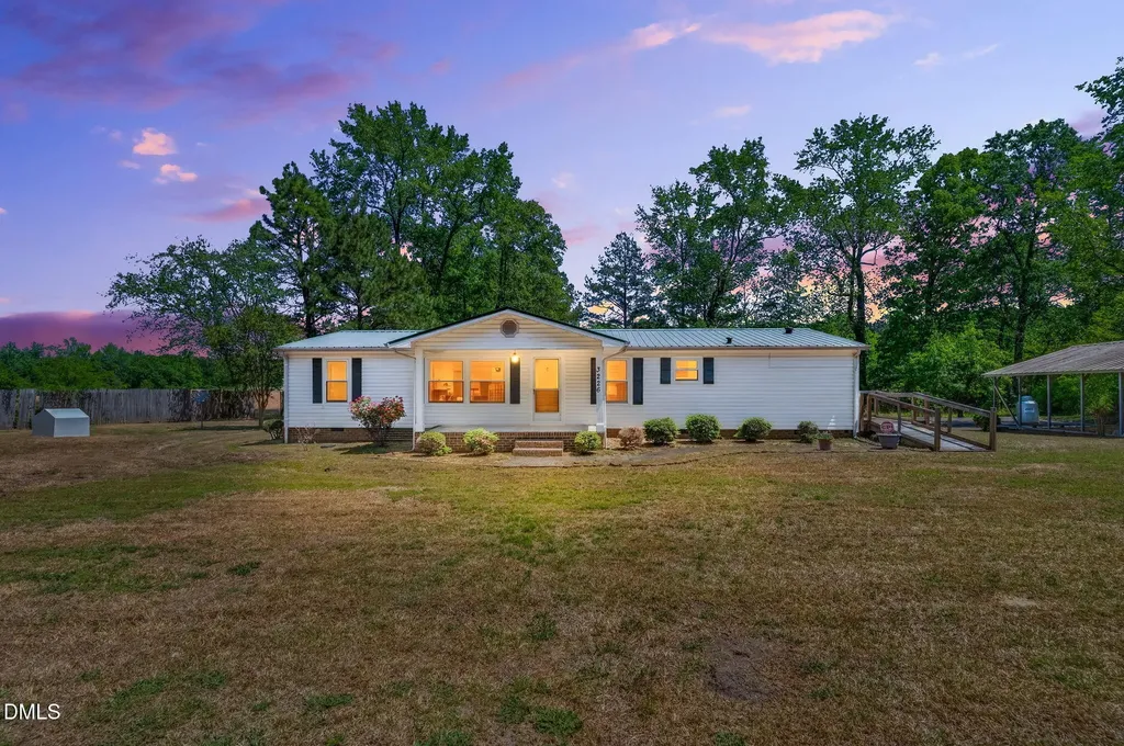 3226 Eldridge Road Newton Grove NC 28366