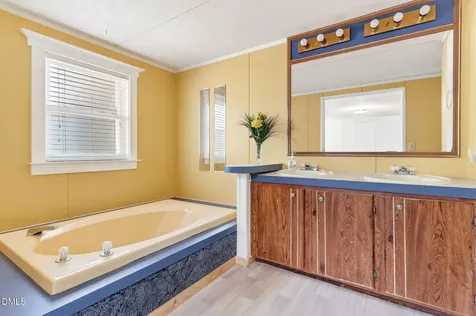 3226 Eldridge Road Newton Grove NC 28366