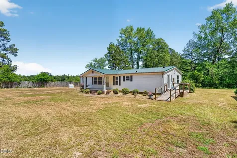 3226 Eldridge Road Newton Grove NC 28366