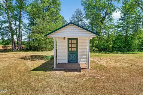 3226 Eldridge Road Newton Grove NC 28366