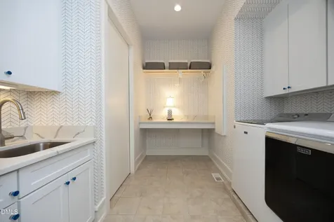 146 Lochwood West Drive Cary NC 27518