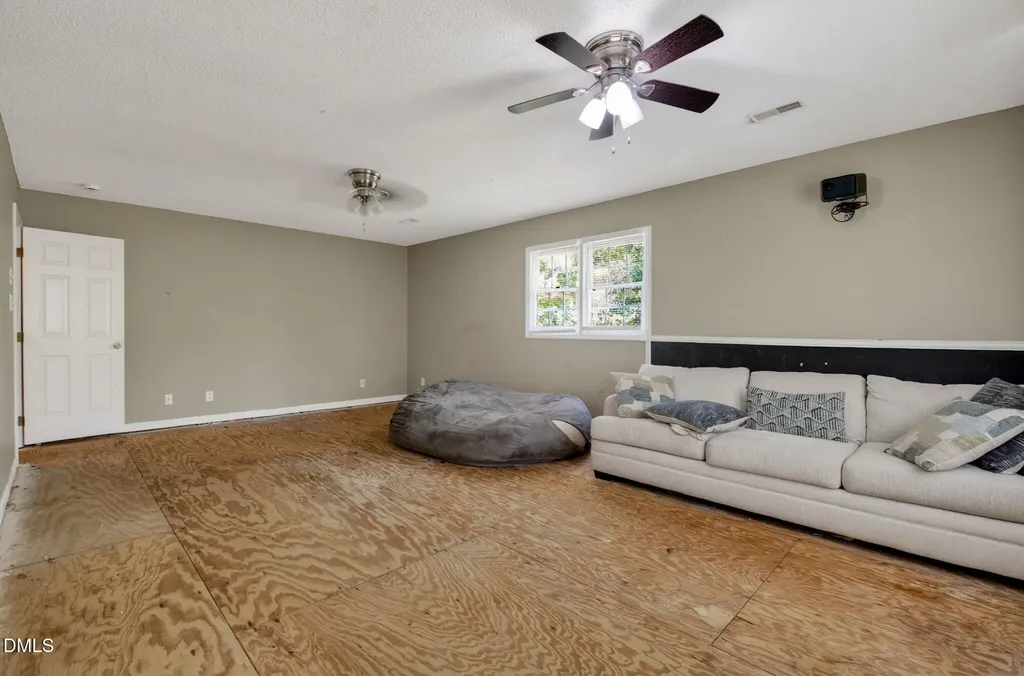 5501 Centipede Trail Raleigh NC 27610