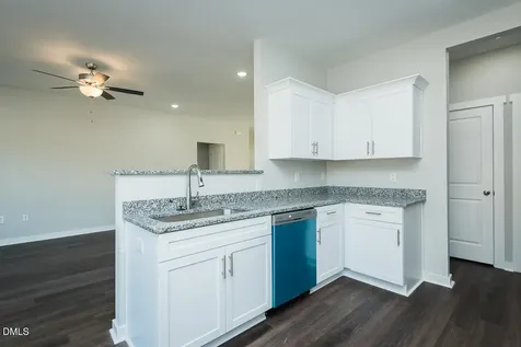 411 E Lee Avenue Yadkinville NC 27055