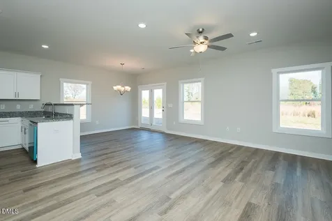 409 E Lee Avenue Yadkinville NC 27055
