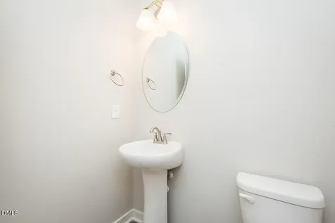 415 E Lee Avenue Yadkinville NC 27055