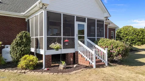 422 Hodge Road Kenly NC 27542