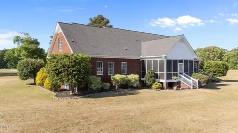 422 Hodge Road Kenly NC 27542