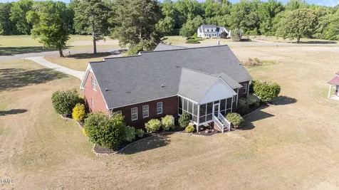 422 Hodge Road Kenly NC 27542