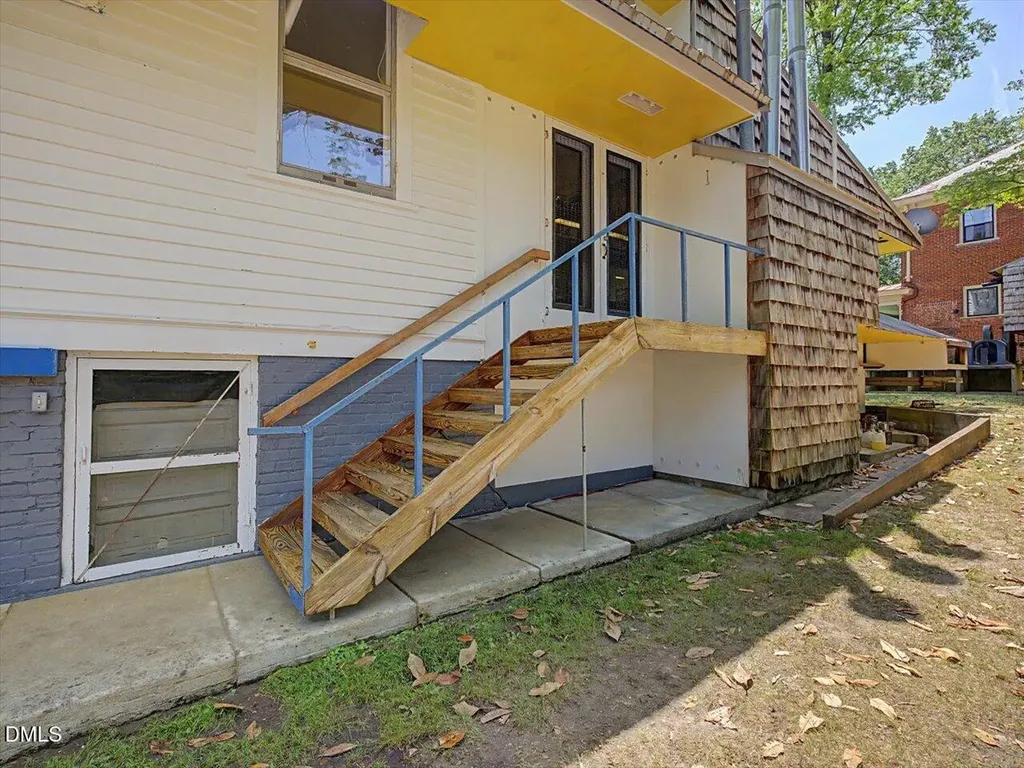 215 Hillcrest Road Raleigh NC 27605