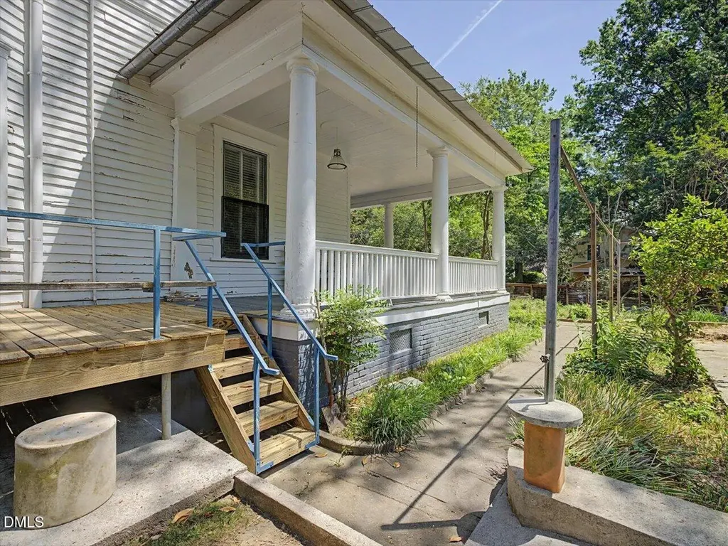 215 Hillcrest Road Raleigh NC 27605
