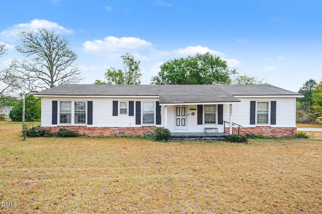 1421 Seabrook School Road Fayetteville NC 28312