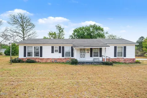 1421 Seabrook School Road Fayetteville NC 28312
