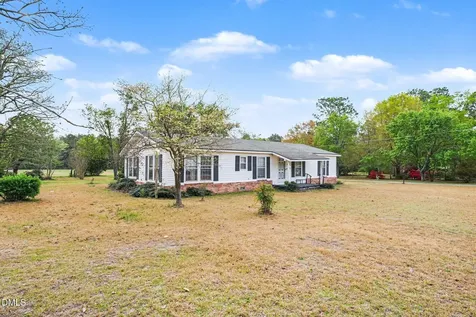 1421 Seabrook School Road Fayetteville NC 28312