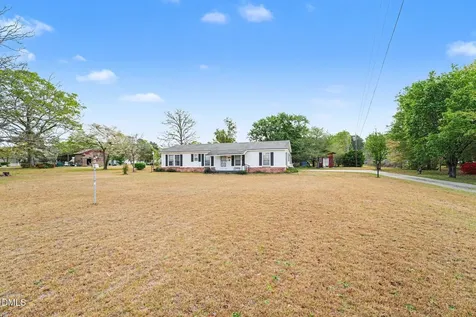 1421 Seabrook School Road Fayetteville NC 28312