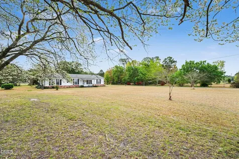 1421 Seabrook School Road Fayetteville NC 28312