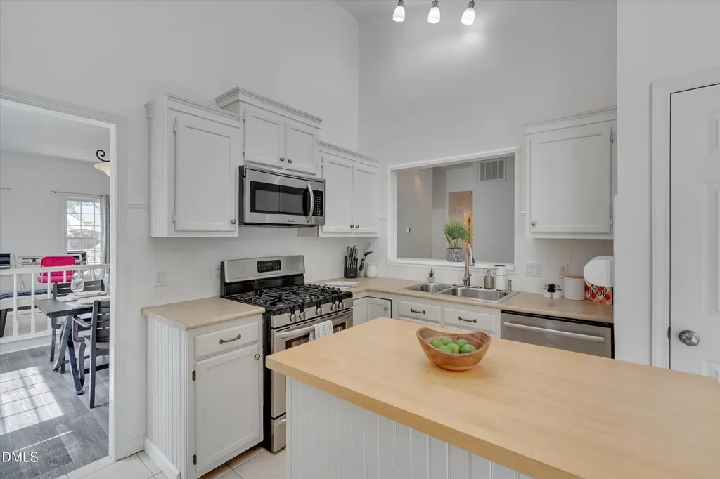 11804 Fairlie Place Raleigh NC 27613