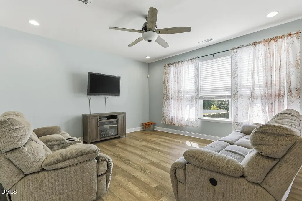 15 Windbrook Court Fuquay Varina NC 27526