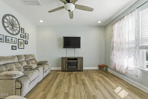 15 Windbrook Court Fuquay Varina NC 27526