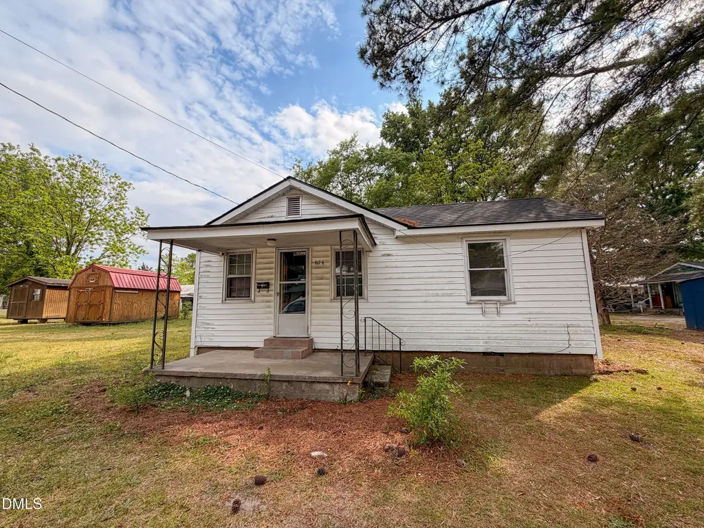 404 E Elizabeth Street Selma NC 27576