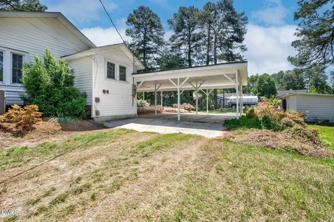 629 Western Avenue Nashville NC 27856