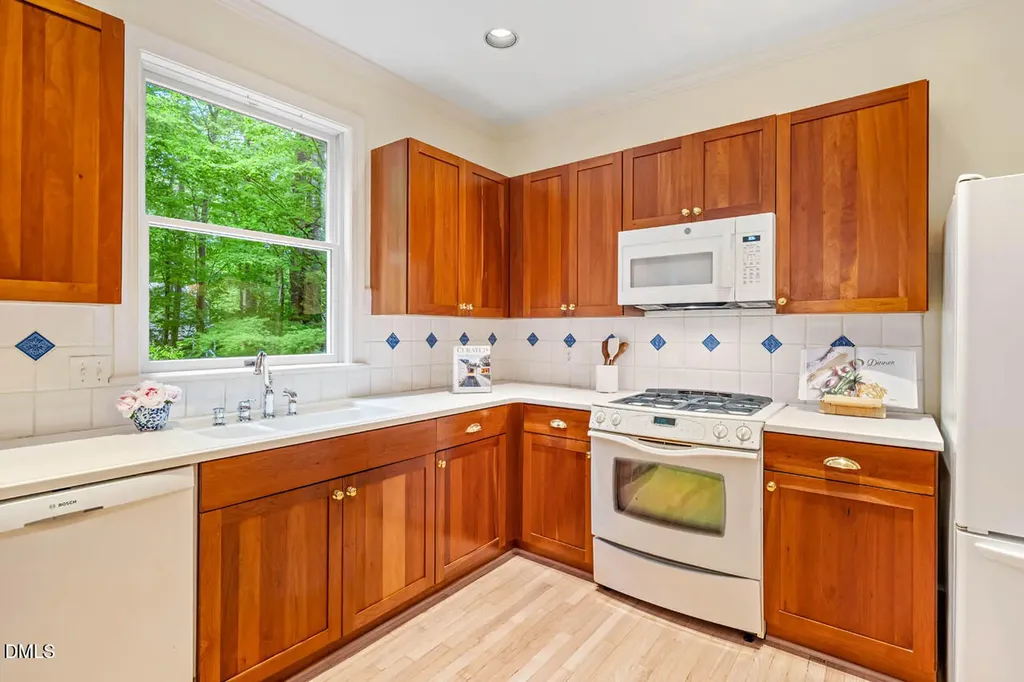 105 Bristol Drive Chapel Hill NC 27516