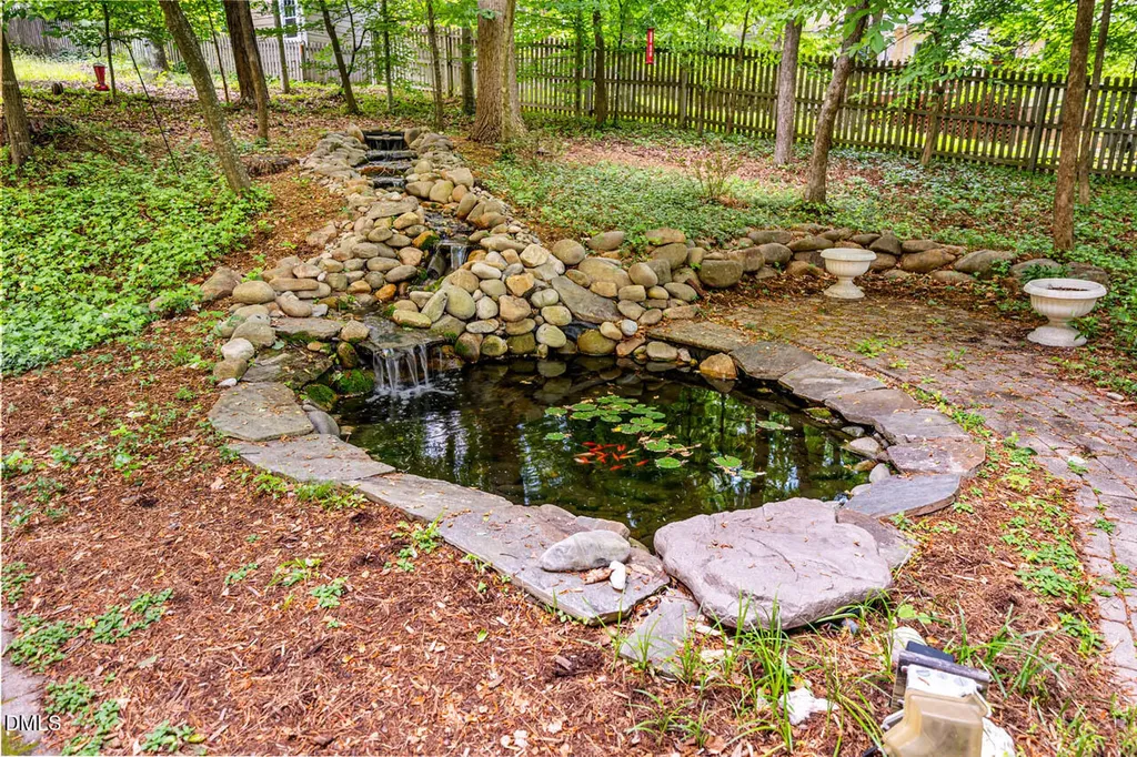 105 Bristol Drive Chapel Hill NC 27516