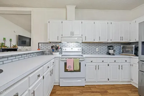 111 Cockrell Avenue Kenly NC 27542