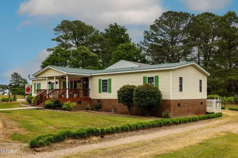 111 Cockrell Avenue Kenly NC 27542