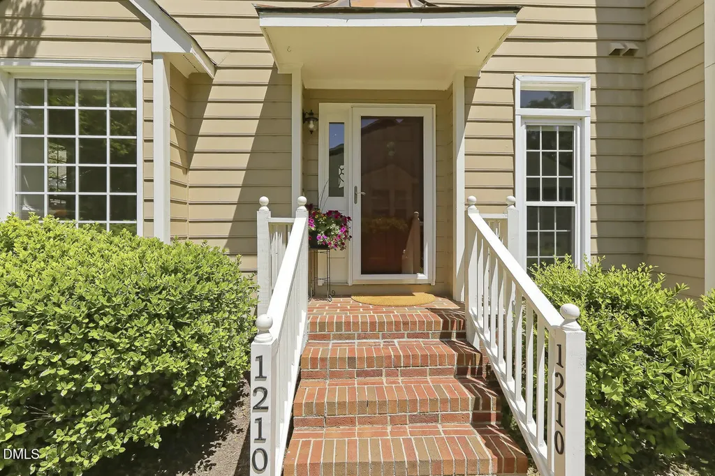 1210 Cranebridge Place Chapel Hill NC 27517