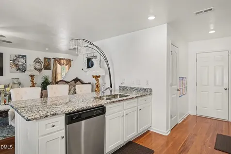 4621 Glencraig Avenue Greensboro NC 27405