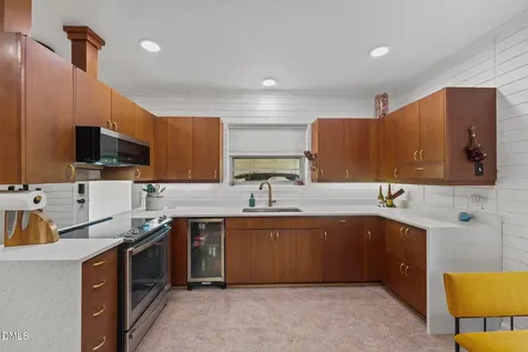 2220 Lakeview Terrace Burlington NC 27215