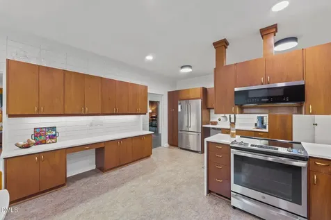 2220 Lakeview Terrace Burlington NC 27215