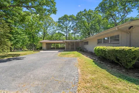 2220 Lakeview Terrace Burlington NC 27215