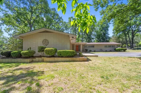 2220 Lakeview Terrace Burlington NC 27215