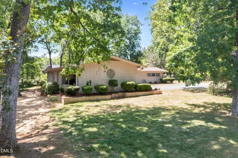 2220 Lakeview Terrace Burlington NC 27215