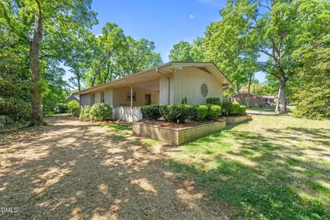 2220 Lakeview Terrace Burlington NC 27215