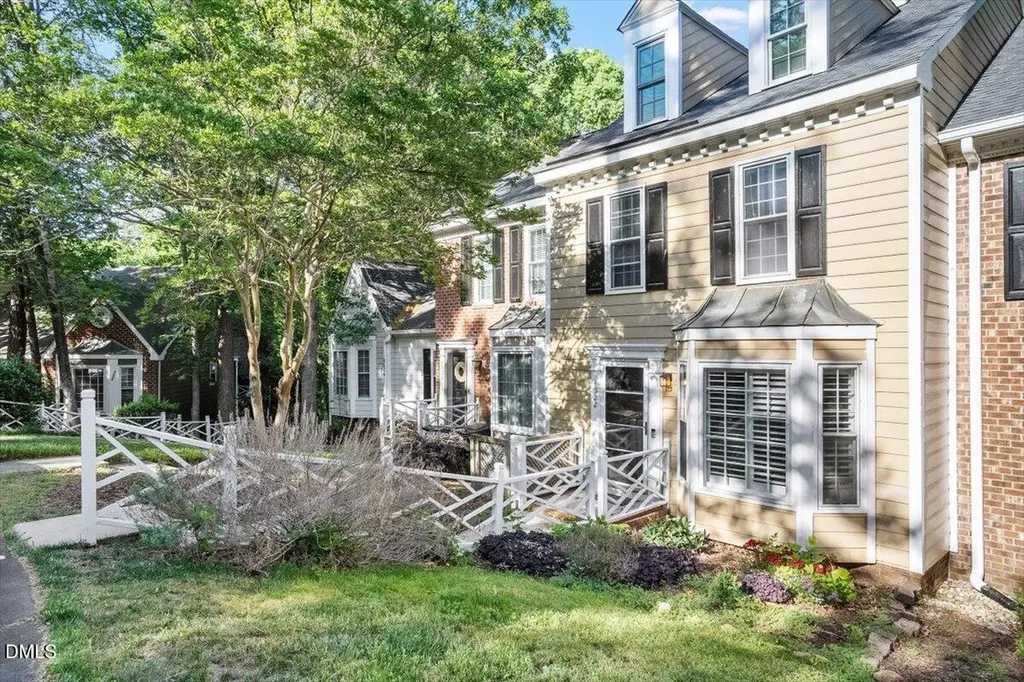 4522 Hamptonshire Drive Raleigh NC 27613